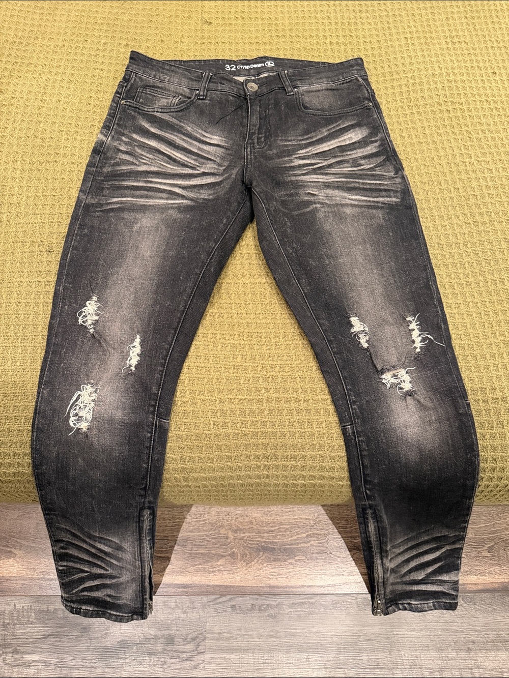 Distressed Skinny Men's Jeans in Washed Black